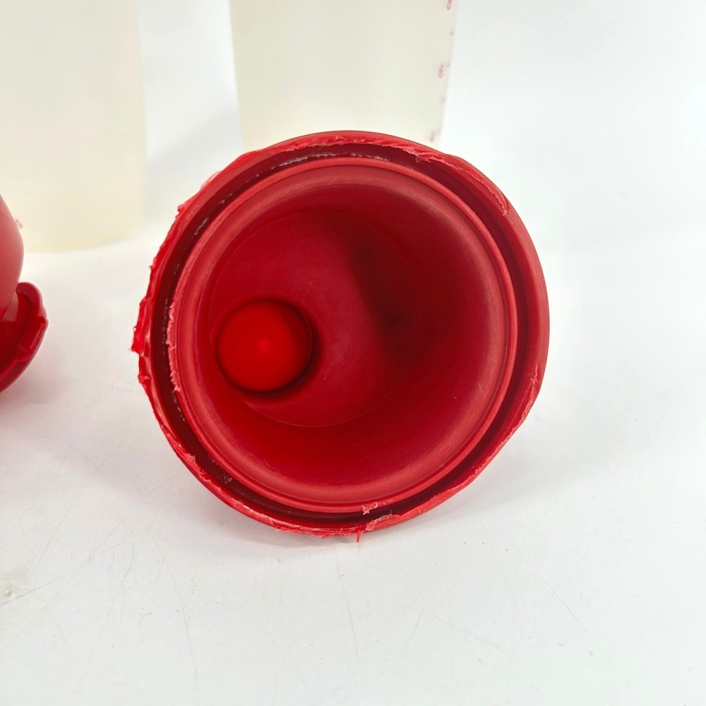 Tupperware Quick Shake Gravy Maker Shaker Bottle Set of 2 Red 16oz 10oz Vintage - Picture 3 of 5